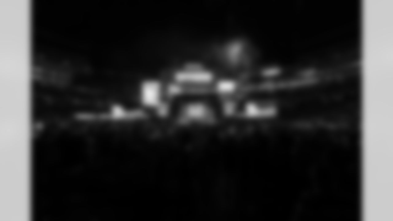 061224-Brady-PHOF_Adler7077