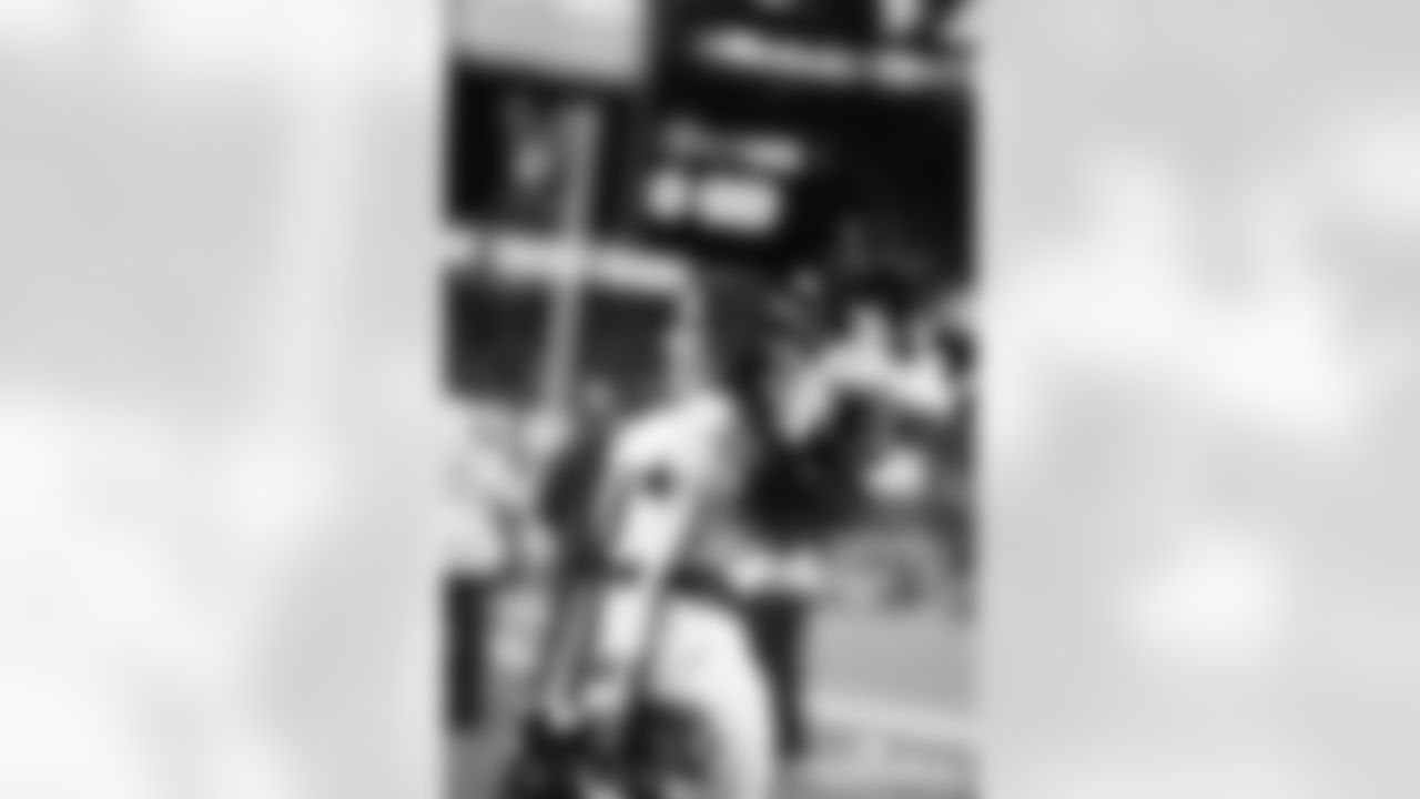 LAC-011126_Darian1603