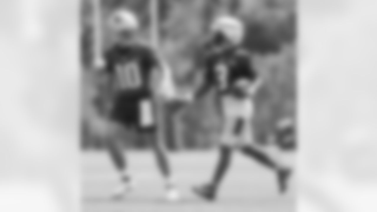 Drake Maye and DeMario Douglas practice during Patriots Training Camp on August 1, 2024.