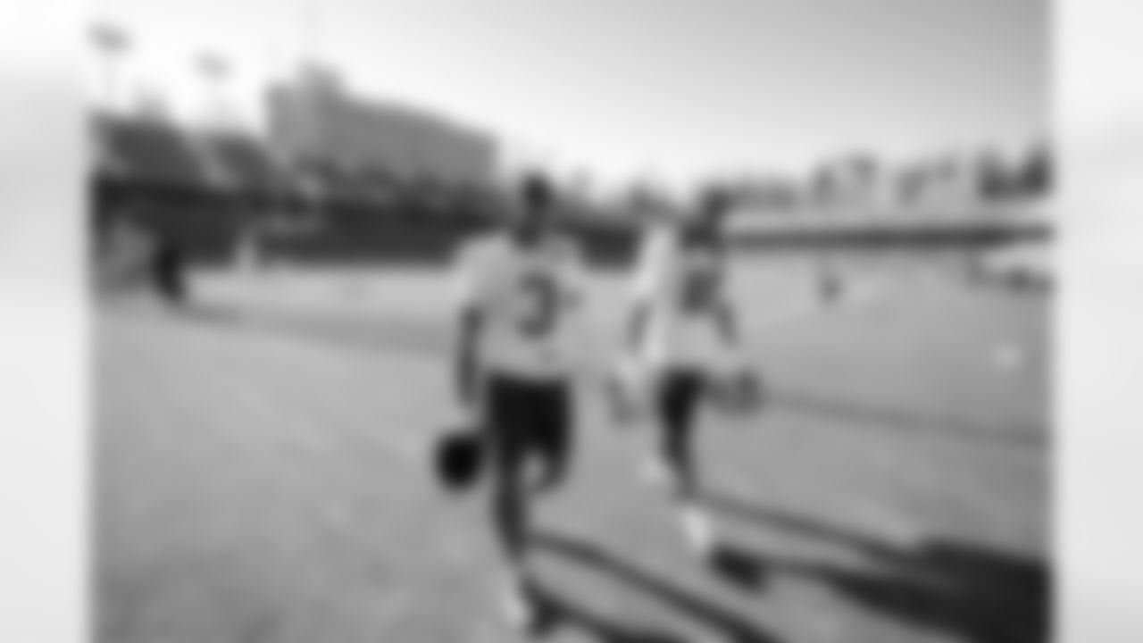 DeMario Douglas, Kyle Williams