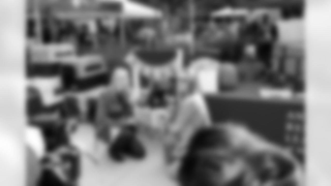 101925-Pawtriots-Tailgate_Ehle0121