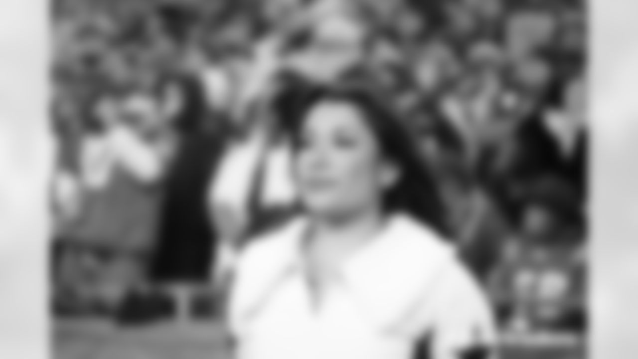 LAC-011126_Darian2152