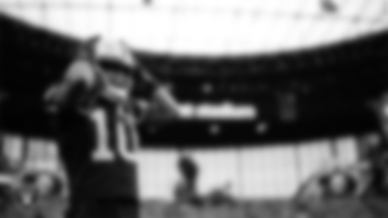 Las Vegas Raiders wide receiver Dont'e Thornton Jr. (10) warming up before the preseason home game against the San Francisco 49ers at Allegiant Stadium.