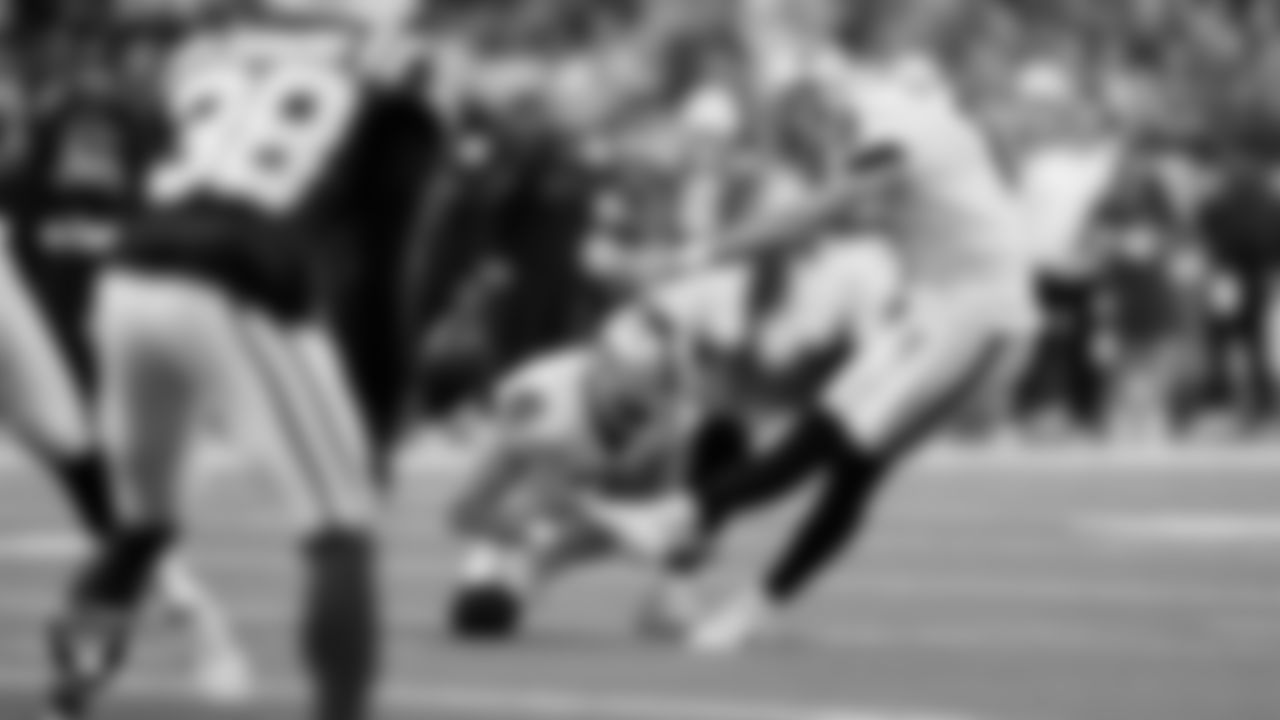 Las Vegas Raiders kicker Daniel Carlson (8) kicks a 24-yard field goal during the regular season away game against the Indianapolis Colts at Lucas Oil Stadium.