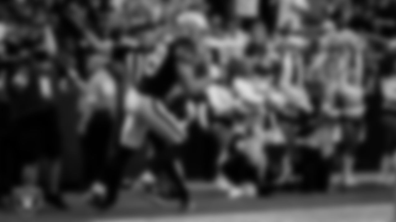 Las Vegas Raiders tight end Brock Bowers (89) celebrates after making a 7-yard touchdown catch during the regular season home game against the Jacksonville Jaguars at Allegiant Stadium.