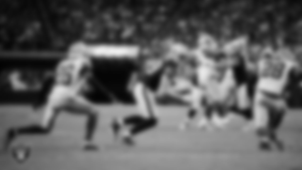 Las Vegas Raiders tight end Brock Bowers (89) runs after making a catch during the regular season home game against the Dallas Cowboys at Allegiant Stadium.