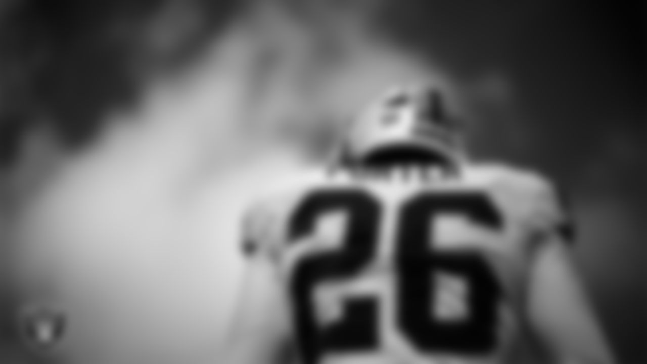 Las Vegas Raiders cornerback Darien Porter (26) warming up before the regular season away game against the Philadelphia Eagles at Lincoln Financial Field.