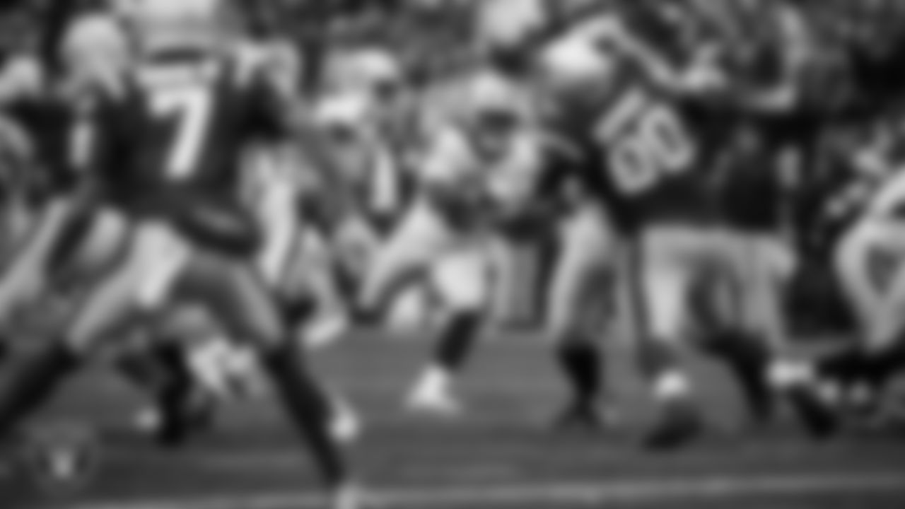 Las Vegas Raiders running back Ashton Jeanty (2) rushes for a 3-yard touchdown during the regular season away game against the New England Patriots at Gillette Stadium.