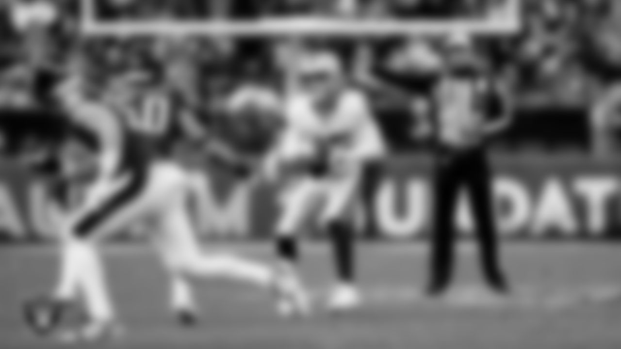 Las Vegas Raiders quarterback Kenny Pickett (15) during the regular season away game against the Philadelphia Eagles at Lincoln Financial Field.