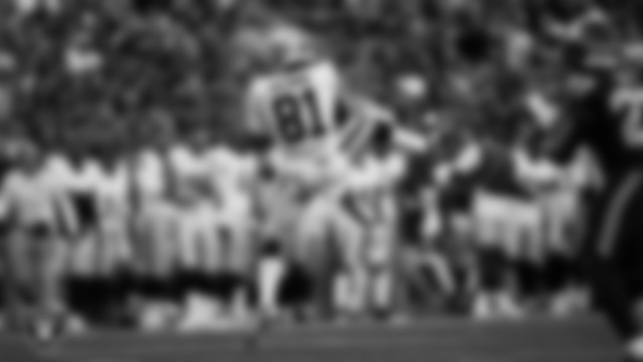 Las Vegas Raiders wide receiver Alex Bachman (81) makes a catch during the preseason away game against the Seattle Seahawks at Lumen Field.