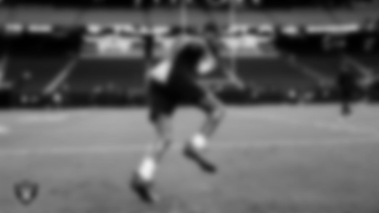 Las Vegas Raiders cornerback Decamerion Richardson (25) warming up before the regular season home game against the Los Angeles Chargers at Allegiant Stadium.