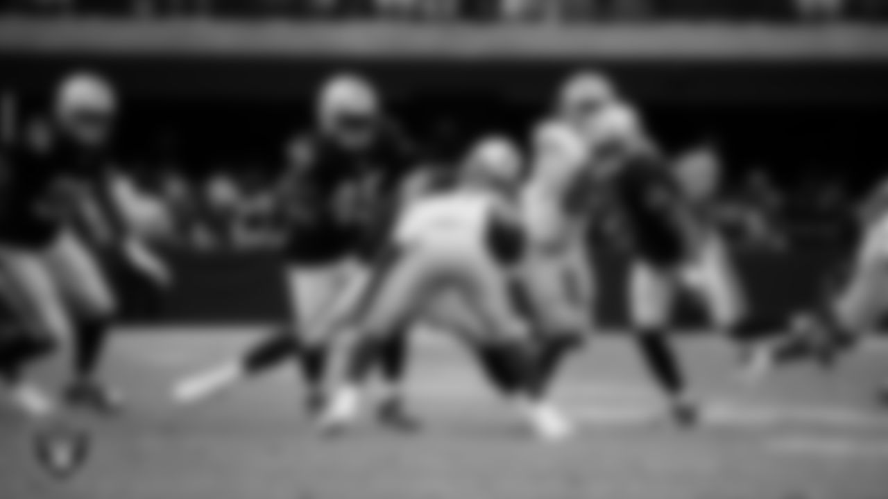 Las Vegas Raiders defensive end Maxx Crosby (98) makes a tackle during the preseason home game against the San Francisco 49ers at Allegiant Stadium.