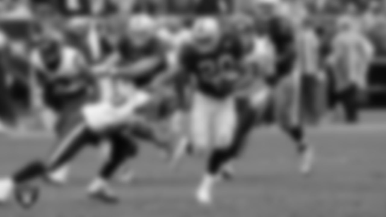 Oakland Raiders running back Darren McFadden (20) during the regular season home game against the Houston Texans at Oakland-Alameda County Coliseum, Sunday, December 21, 2008, in Oakland, Calif.