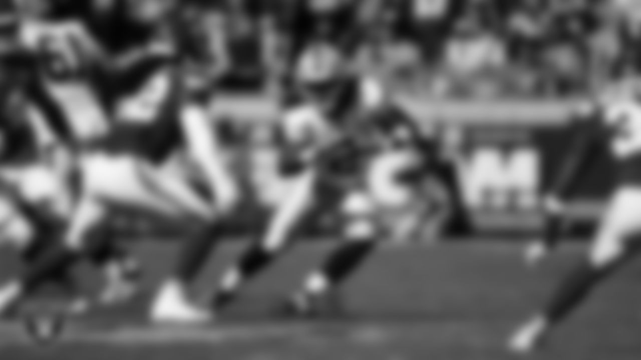 Las Vegas Raiders running back Ashton Jeanty (2) rushes during the regular season away game against the Kansas City Chiefs at GEHA Field at Arrowhead Stadium.