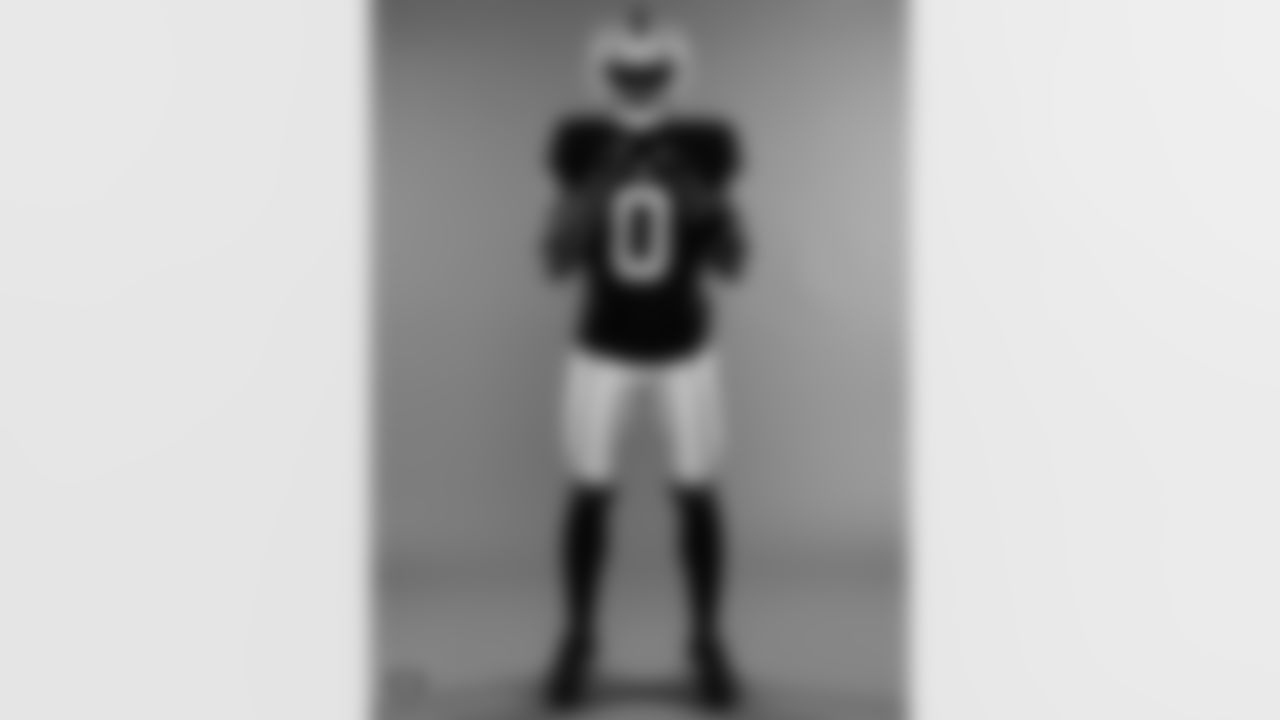 Las Vegas Raiders cornerback Jakorian Bennett (0) poses for a photo at the 2025 Raiders Media Day.