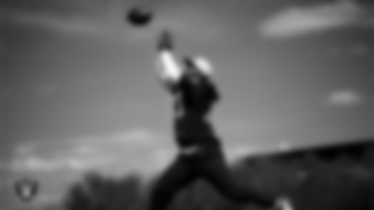 Las Vegas Raiders linebacker Devin White (40) at a workout during phase two of the offseason program at Intermountain Health Performance Center.