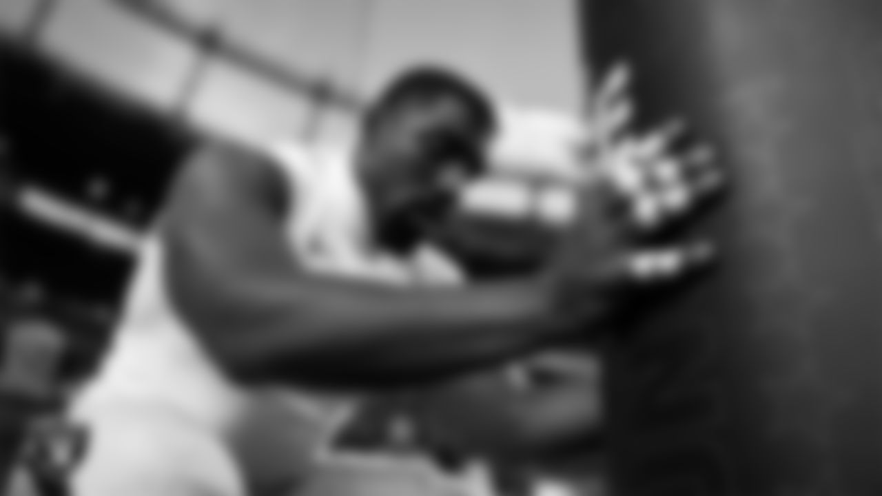 Las Vegas Raiders defensive tackle Thomas Booker IV (99) warming up before the regular season away game against the Denver Broncos at Empower Field at Mile High.