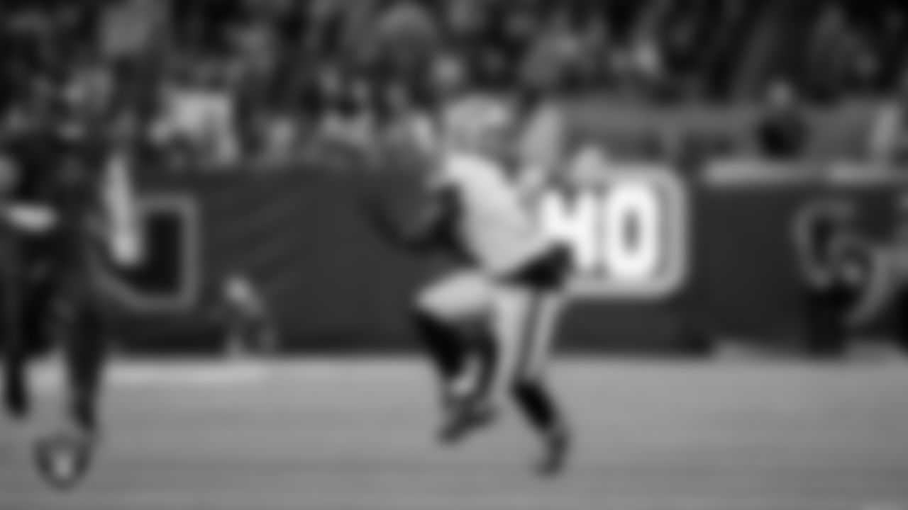 Las Vegas Raiders running back Ashton Jeanty (2) goes for a 60-yard touchdown catch during the regular season away game against the Houston Texans at NRG Stadium.