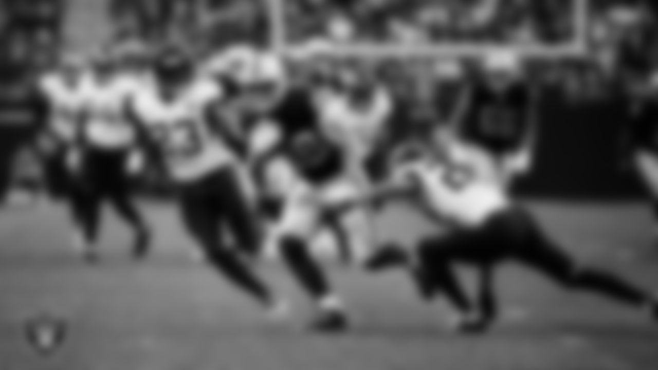 Las Vegas Raiders tight end Brock Bowers (89) runs after making a catch during the regular season home game against the Jacksonville Jaguars at Allegiant Stadium.
