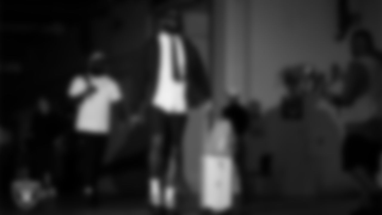 Las Vegas Raiders tight end Ian Thomas (80) arrives to the regular season away game against the Indianapolis Colts at Lucas Oil Stadium.