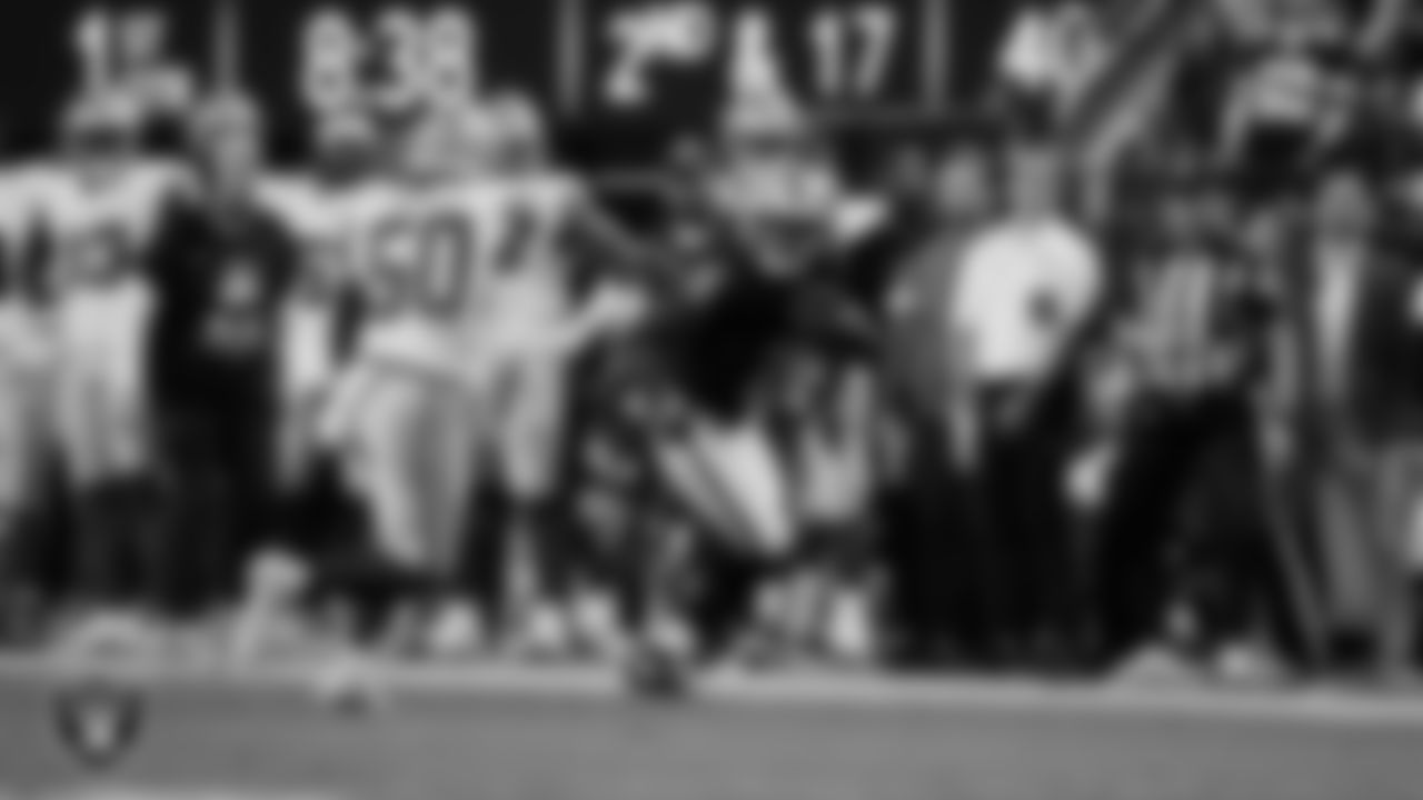 Las Vegas Raiders running back Ashton Jeanty (2) runs after making a catch during the regular season home game against the Dallas Cowboys at Allegiant Stadium.