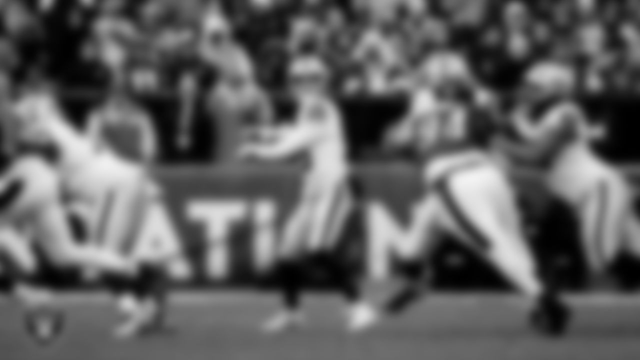 Las Vegas Raiders quarterback Kenny Pickett (15) during the regular season away game against the Philadelphia Eagles at Lincoln Financial Field.