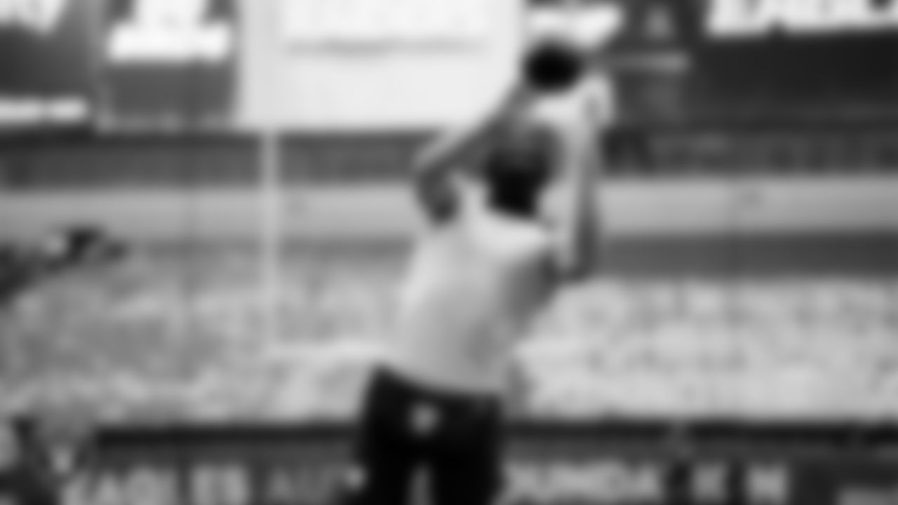 Las Vegas Raiders wide receiver Jack Bech (18) warming up before the regular season away game against the Philadelphia Eagles at Lincoln Financial Field.