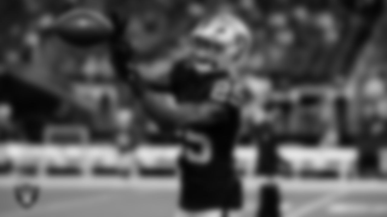 Las Vegas Raiders cornerback Decamerion Richardson (25) warming up before the regular season home game against the Dallas Cowboys at Allegiant Stadium.