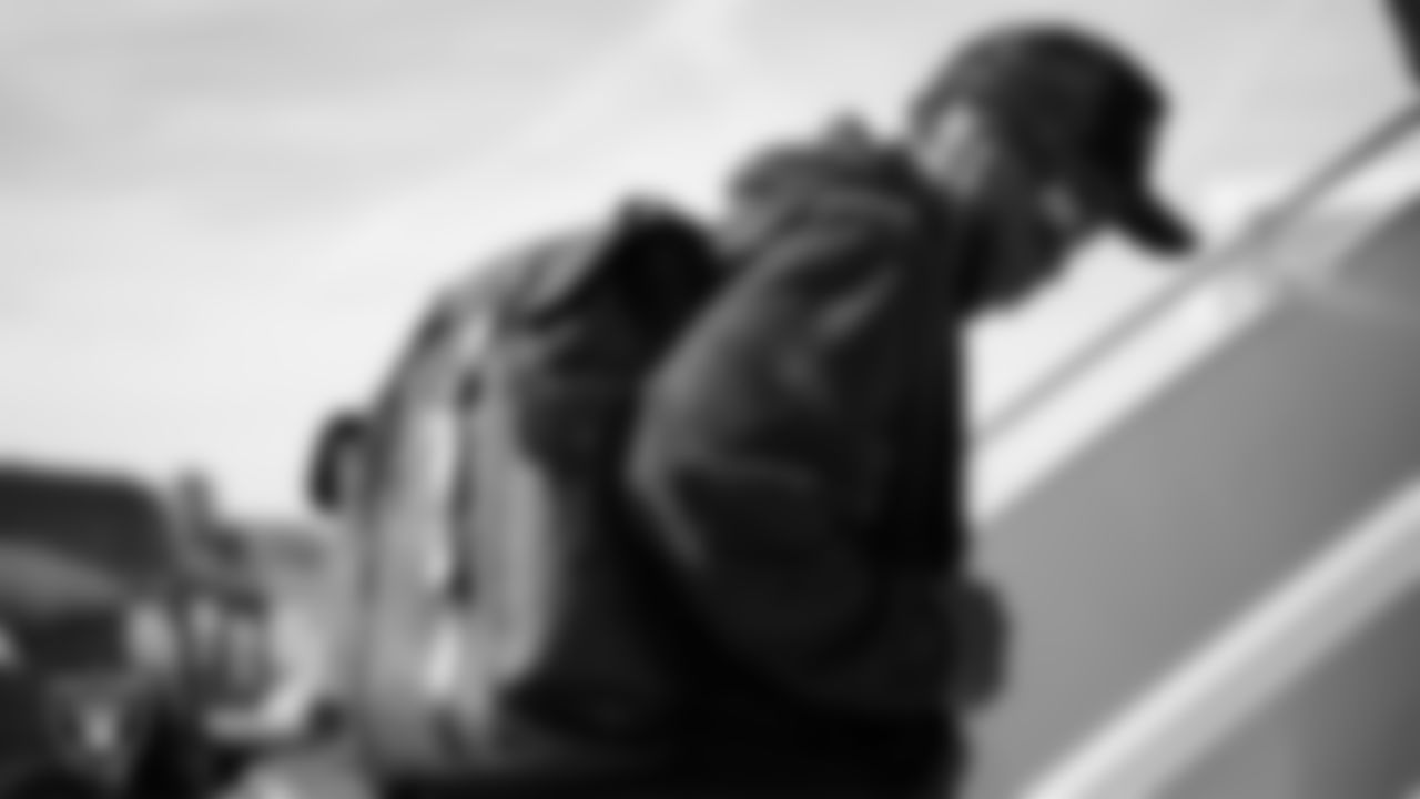 Las Vegas Raiders quarterback Geno Smith (7) departs for the regular season away game against the Los Angeles Chargers.