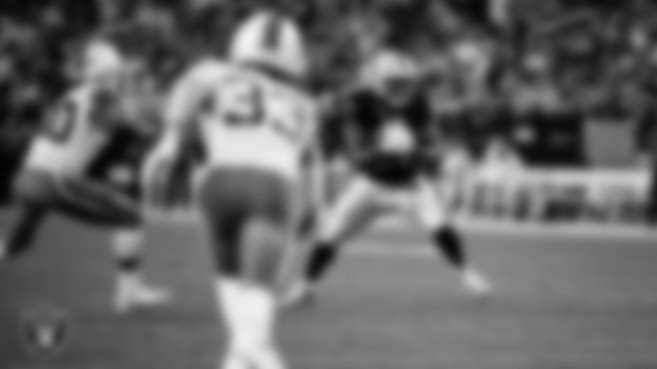 Las Vegas Raiders tight end Ian Thomas (80) runs after making a catch during the regular season home game against the Cleveland Browns at Allegiant Stadium.