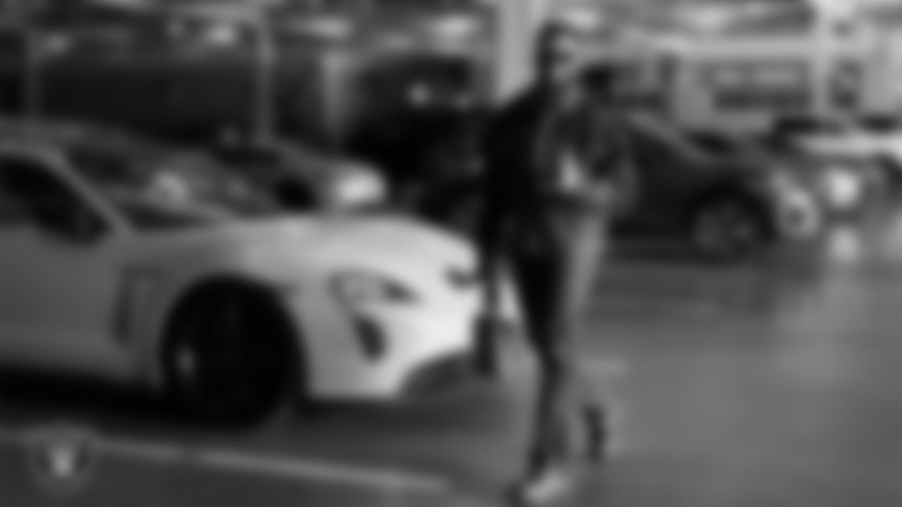 Las Vegas Raiders running back Raheem Mostert (31) arrives to the regular season home game against the Dallas Cowboys at Allegiant Stadium.