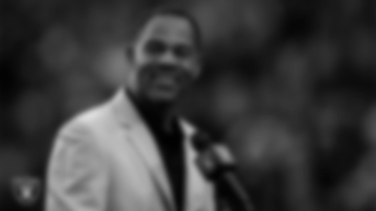 Las Vegas Raiders alumnus Eric Allen speaks after being presented with his Ring of Excellence during a ceremony during halftime of the Raiders' regular season home game against the Tennessee Titans at Allegiant Stadium.