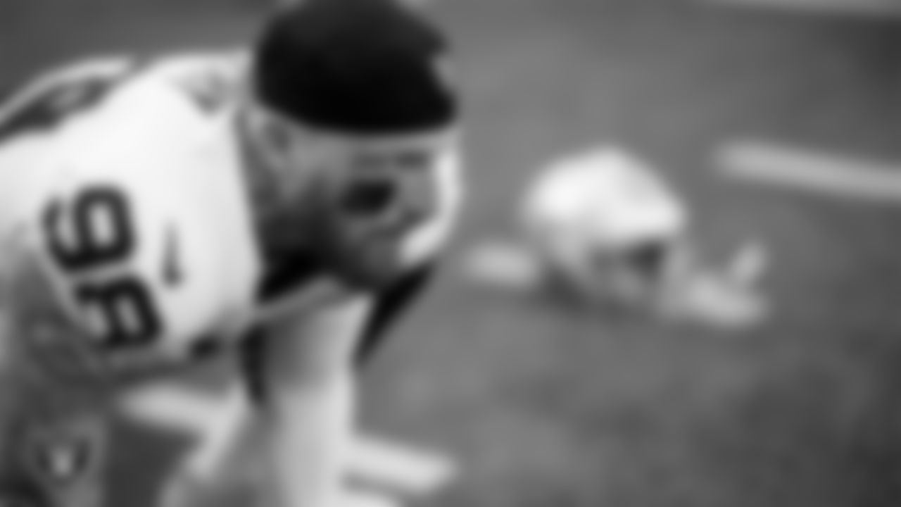 Las Vegas Raiders defensive end Maxx Crosby (98) warming up before the regular season away game against the Houston Texans at NRG Stadium.