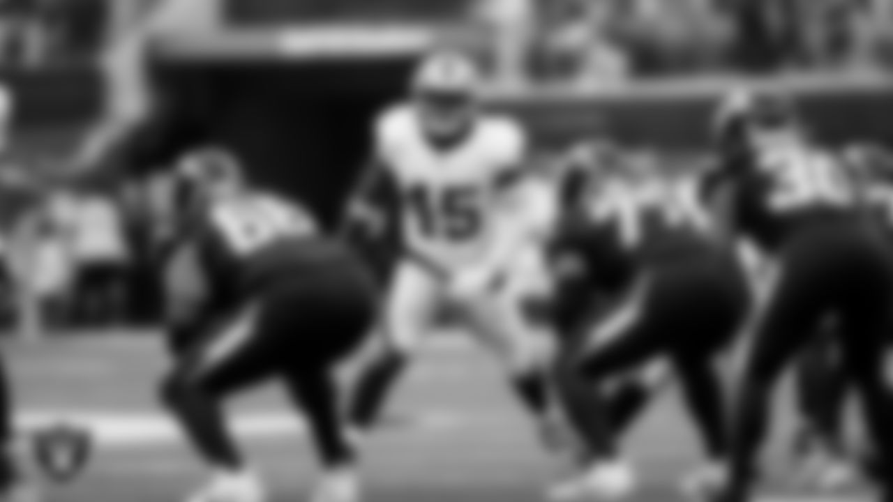 Las Vegas Raiders linebacker Devin White (45) during the regular season away game against the Los Angeles Chargers at SoFi Stadium.