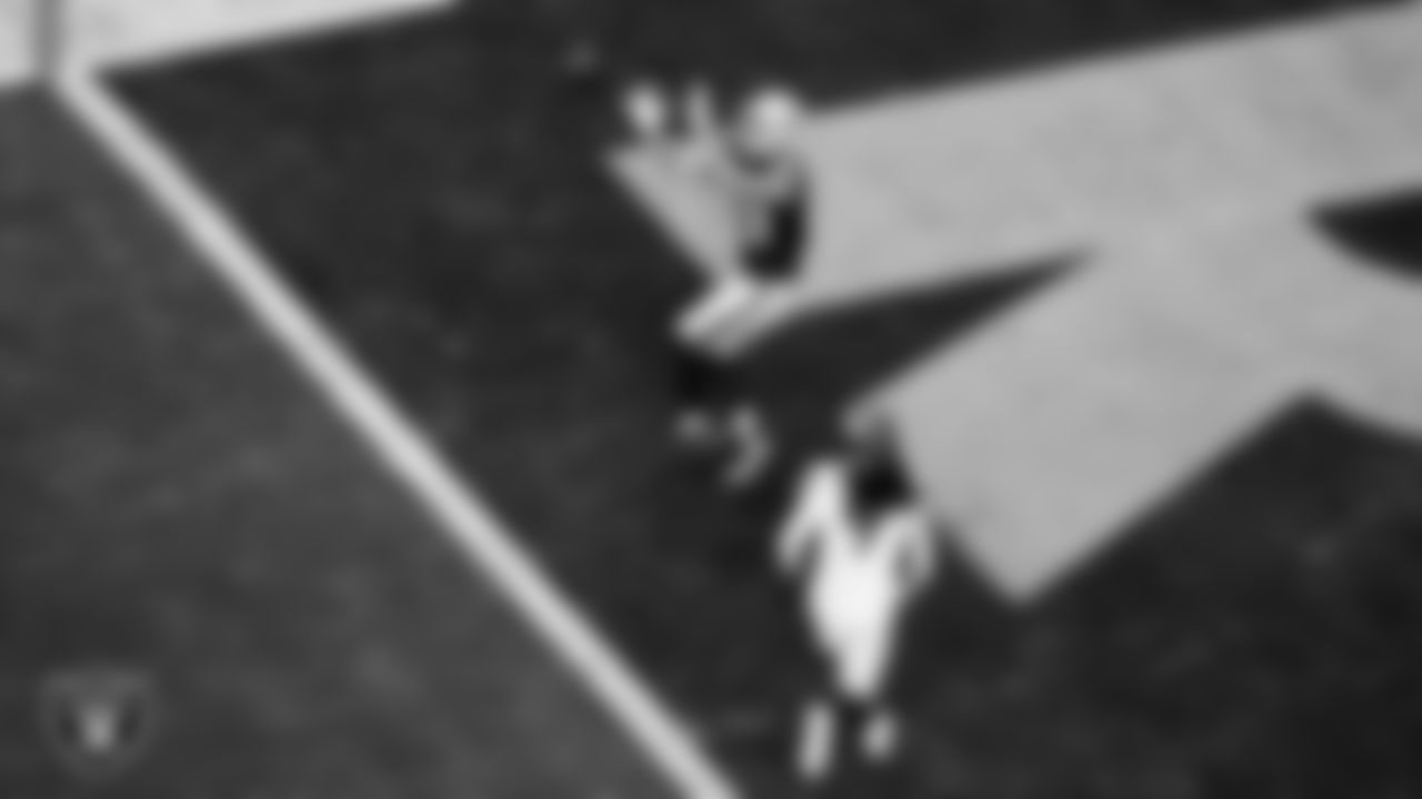 Las Vegas Raiders tight end Brock Bowers (89) makes a 15-yard touchdown catch during the regular season home game against the Denver Broncos at Allegiant Stadium.