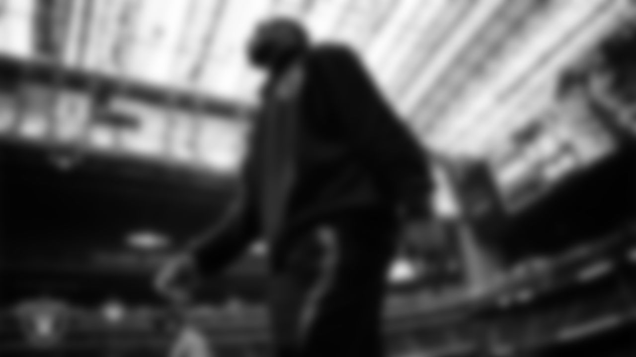 Las Vegas Raiders quarterback Geno Smith (7) arrives to the regular season away game against the Houston Texans at NRG Stadium.