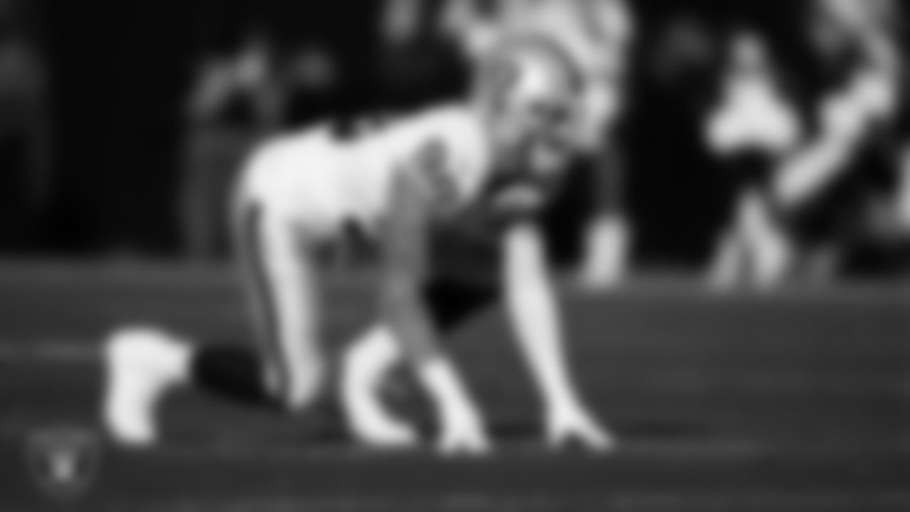 Las Vegas Raiders defensive end Maxx Crosby (98) lines up before the snap during the regular season away game against the Philadelphia Eagles at Lincoln Financial Field.