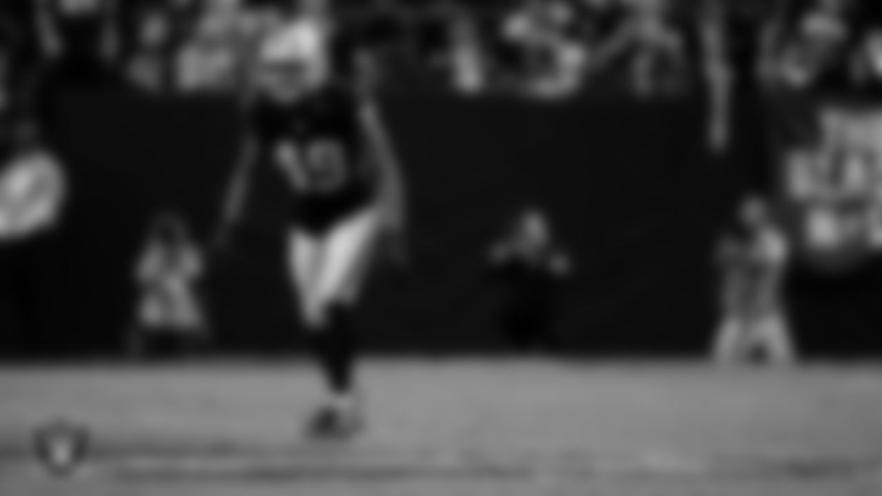 Las Vegas Raiders defensive end Charles Snowden (49) during the regular season home game against the Cleveland Browns at Allegiant Stadium.