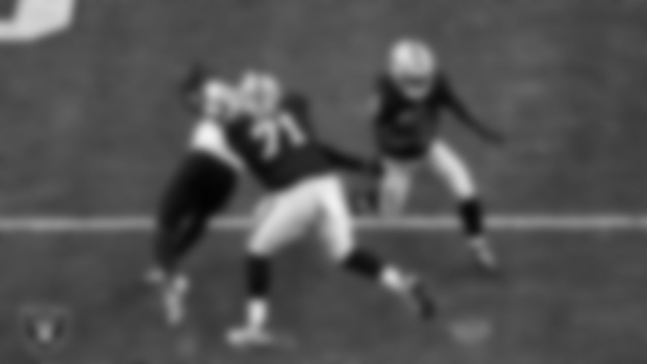 Las Vegas Raiders running back Ashton Jeanty (2) rushes during the regular season home game against the Jacksonville Jaguars at Allegiant Stadium.