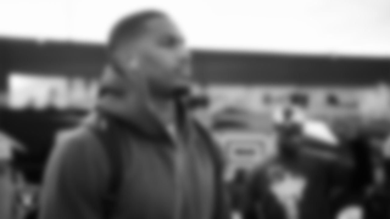 Las Vegas Raiders defensive end Charles Snowden (49) departs for the regular season away game against the Houston Texans.