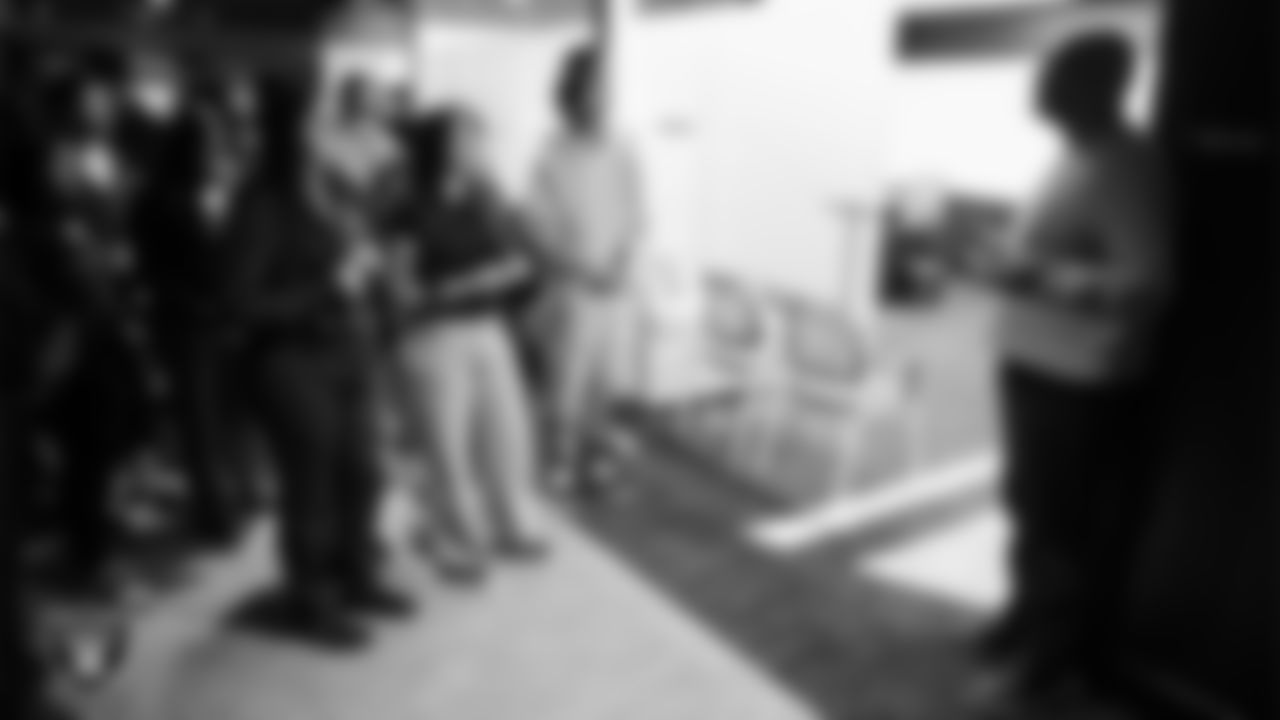 Las Vegas Raiders vice president of player engagement Rob Davis speaks to students during the Employee Resource Group Mentorship Program at Las Vegas Raiders Headquarters.