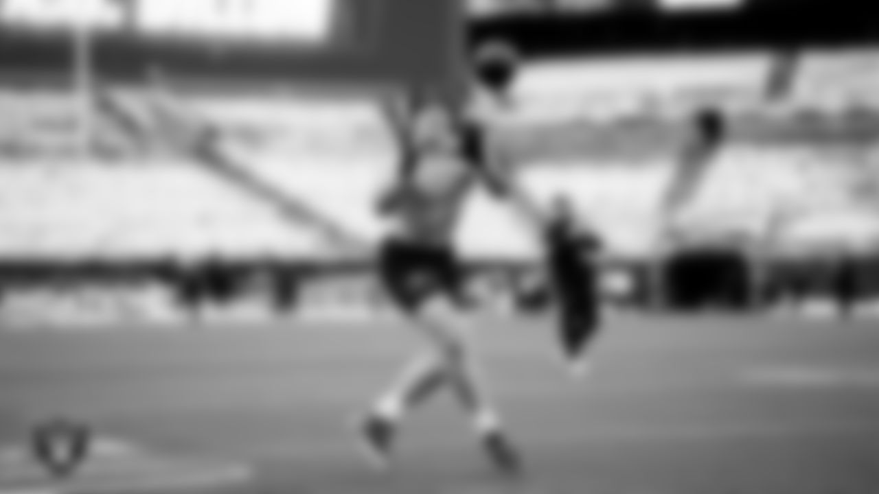 Las Vegas Raiders linebacker Cody Lindenberg (55) warming up before the regular season away game against the Philadelphia Eagles at Lincoln Financial Field.