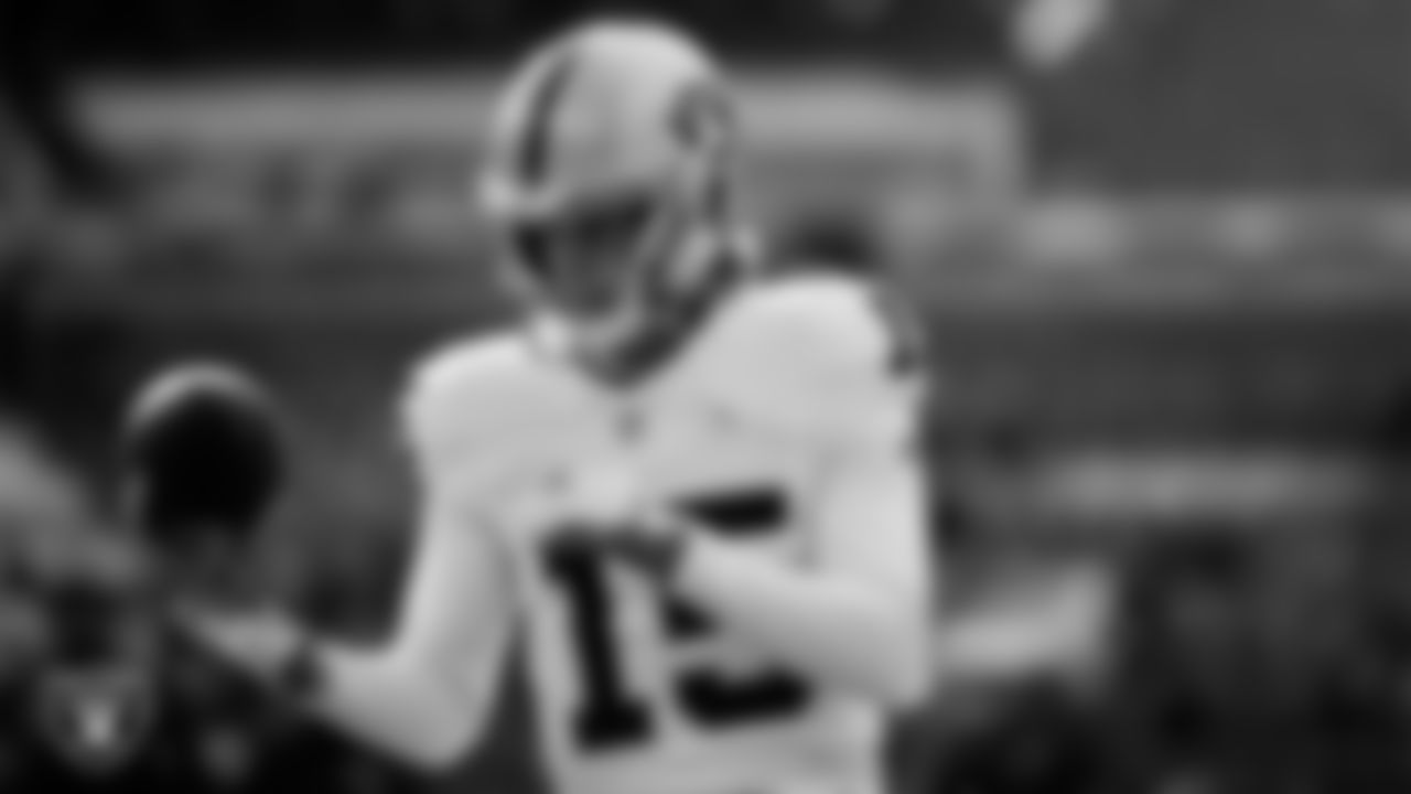 Las Vegas Raiders quarterback Kenny Pickett (15) warming up before the regular season away game against the Philadelphia Eagles at Lincoln Financial Field.