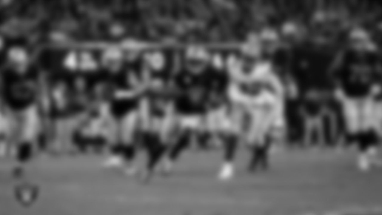 Las Vegas Raiders quarterback Geno Smith (7) runs during the regular season home game against the Dallas Cowboys at Allegiant Stadium.