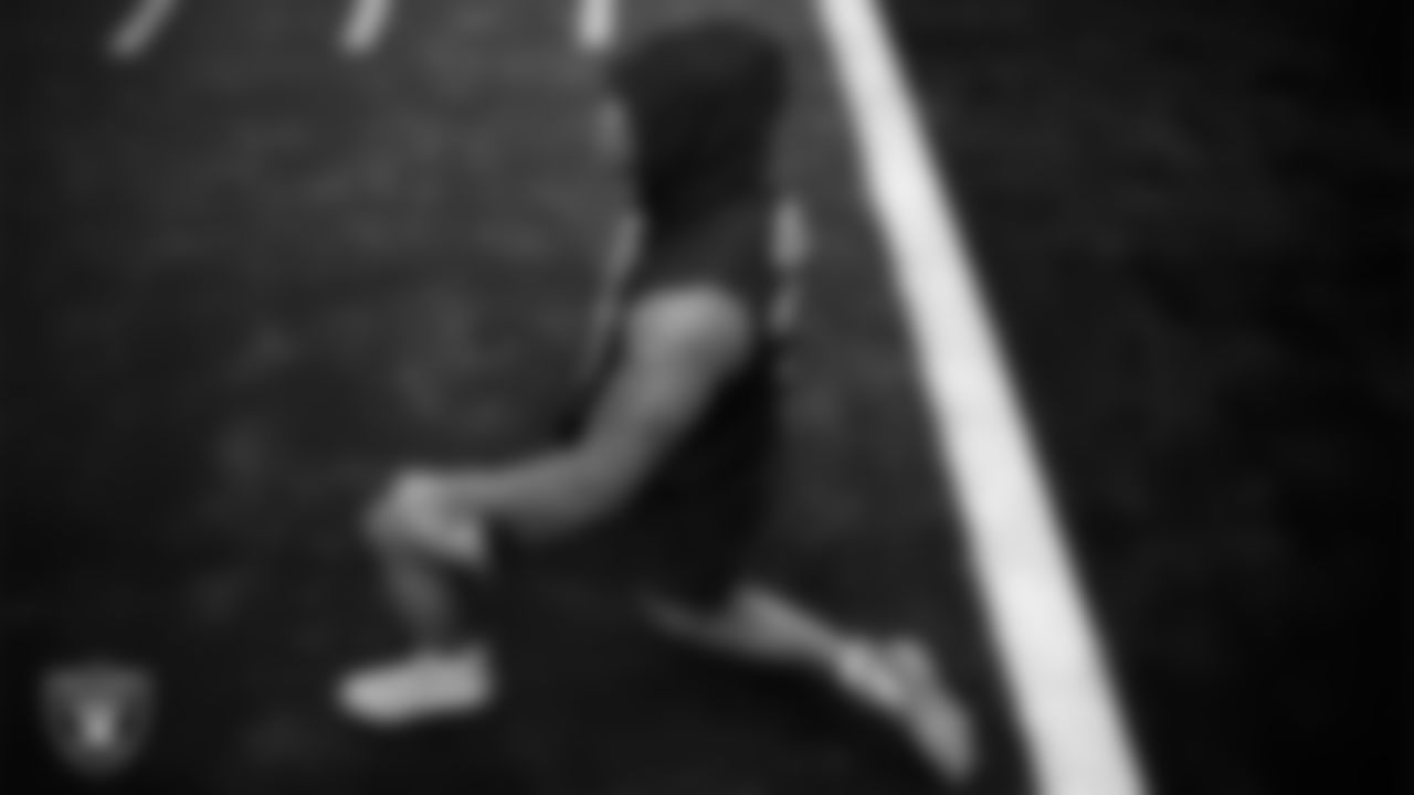 Las Vegas Raiders running back Zamir White (3) warming up before the regular season home game against the New York Giants at Allegiant Stadium.