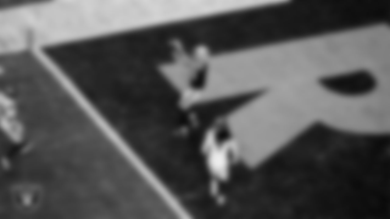 Las Vegas Raiders tight end Brock Bowers (89) makes a 15-yard touchdown catch during the regular season home game against the Denver Broncos at Allegiant Stadium.