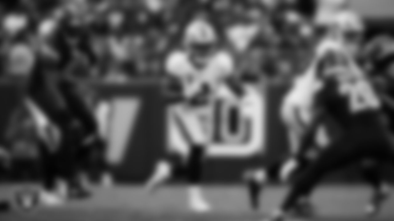 Las Vegas Raiders running back Ashton Jeanty (2) rushes during the regular season away game against the Washington Commanders at Northwest Stadium.