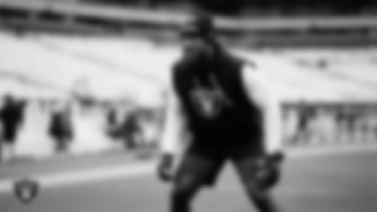 Las Vegas Raiders linebacker Devin White (45) warming up before the regular season away game against the Philadelphia Eagles at Lincoln Financial Field.