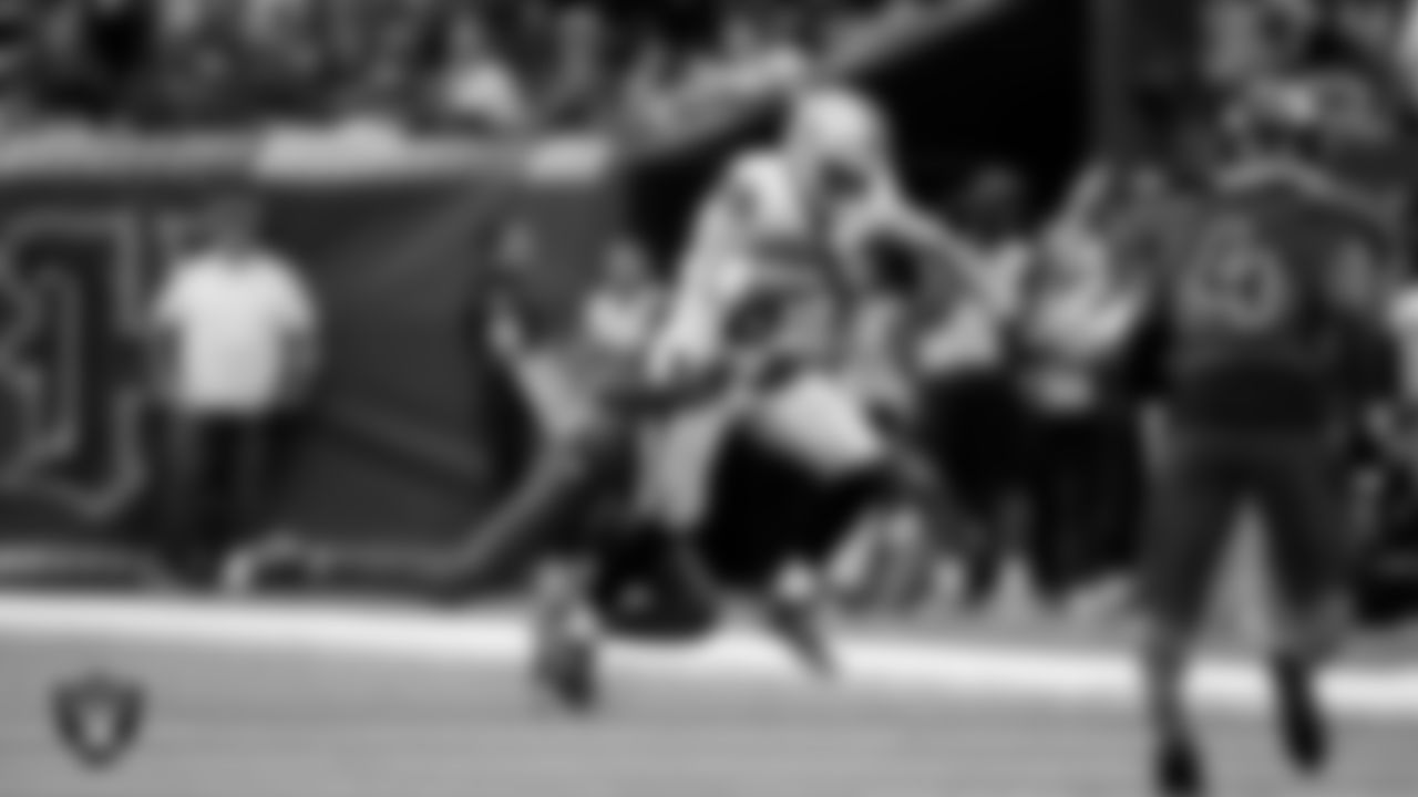 Las Vegas Raiders tight end Brock Bowers (89) during the regular season away game against the Houston Texans at NRG Stadium.