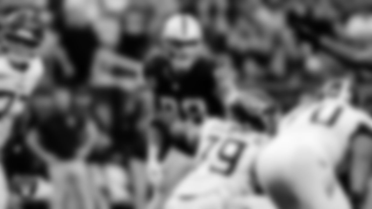 Las Vegas Raiders defensive end Maxx Crosby (98) during the regular season home game against the Tennessee Titans at Allegiant Stadium.